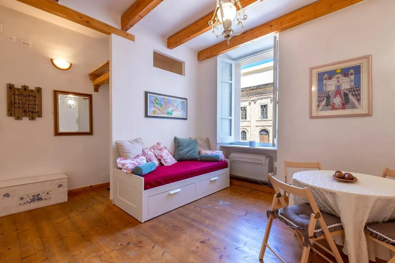 La Finestra Sul Teatro Apartment Alghero Italy